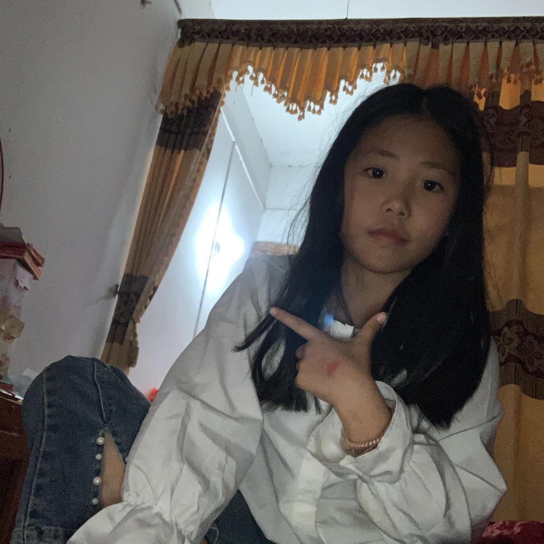 犯困鱼小姐姐