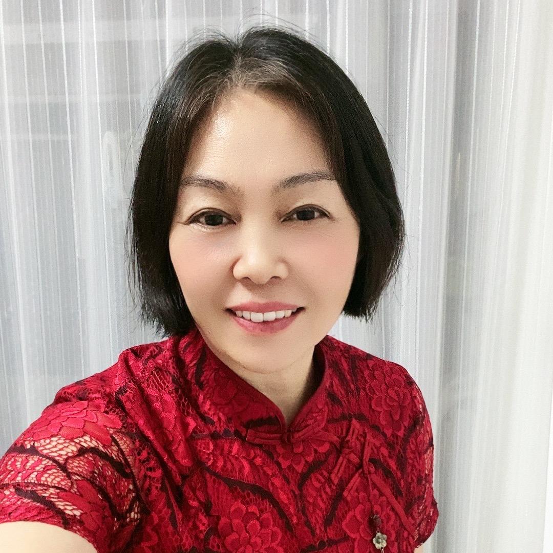 何姐