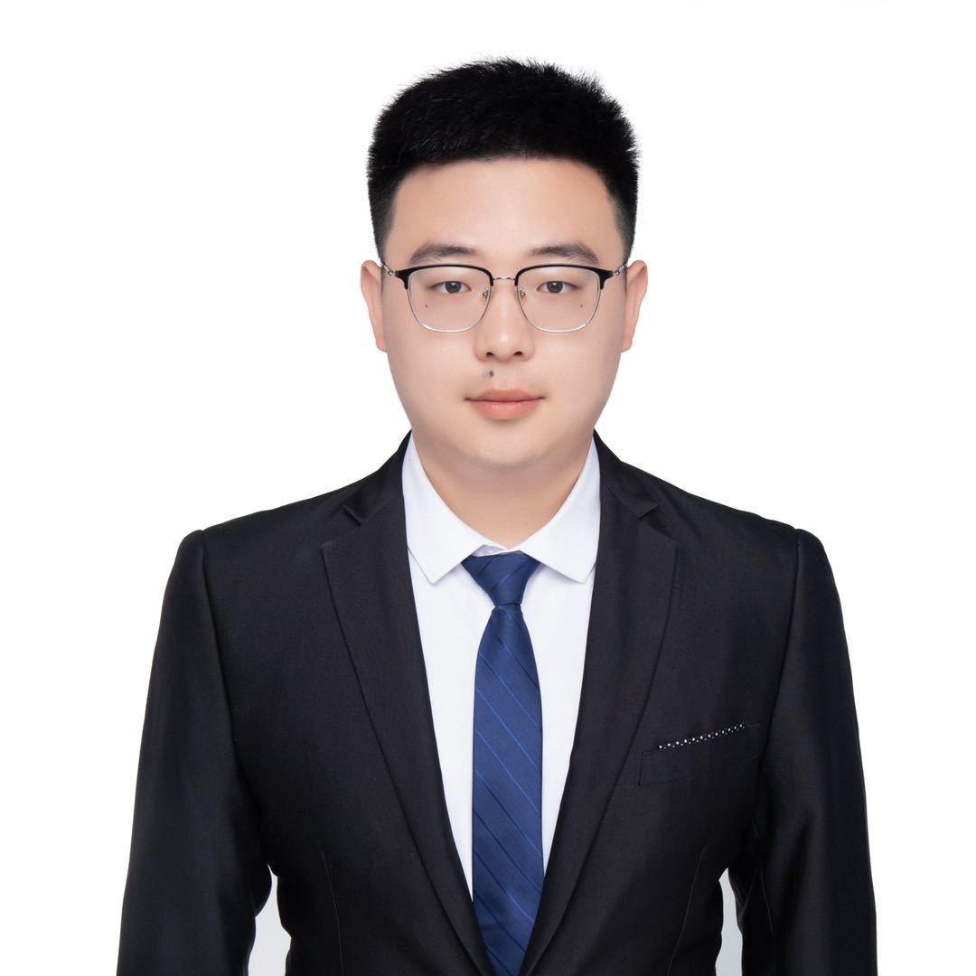 家业地产 杨圣亚