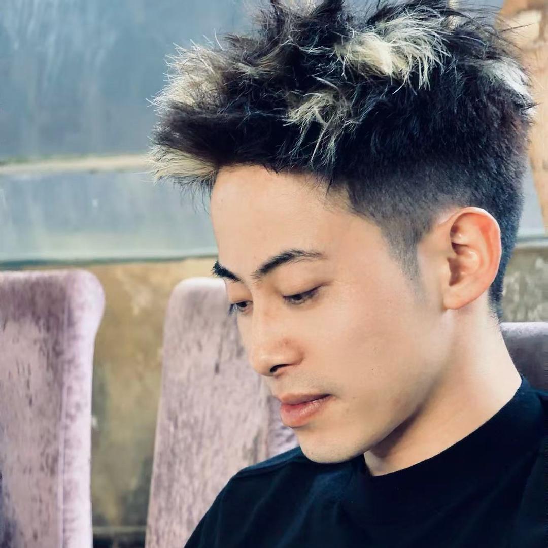 凭什么他后来居上🤘🏿