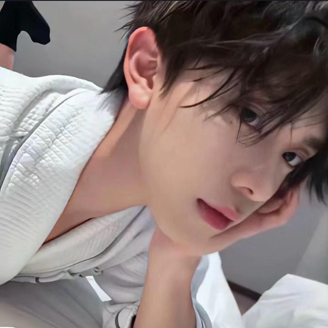 V8  酒吧