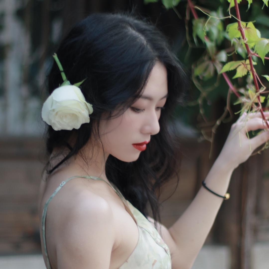 张鹿琪教化妆