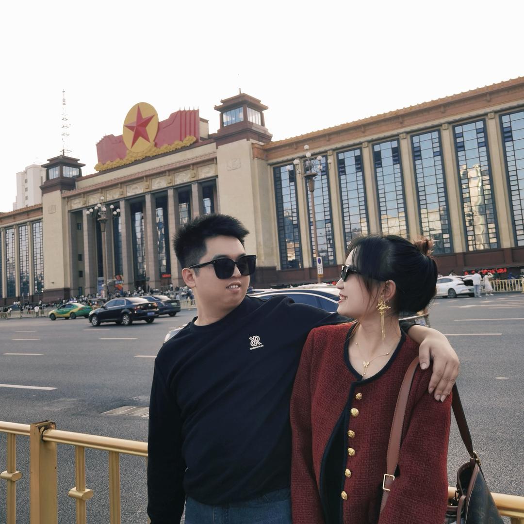 易小姐、