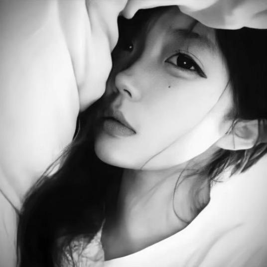 YY.
