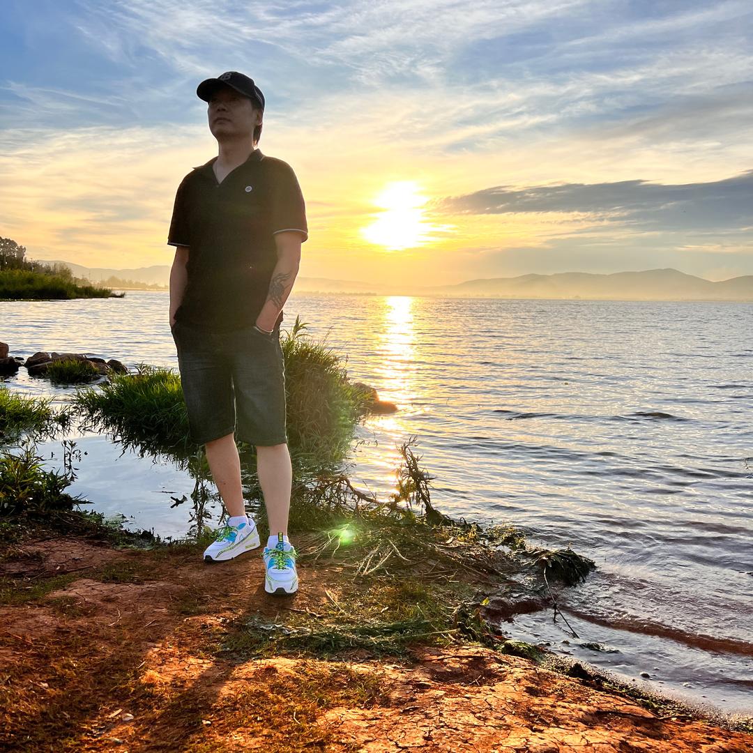 昆明曼谷发艺工作室 💈焰哥