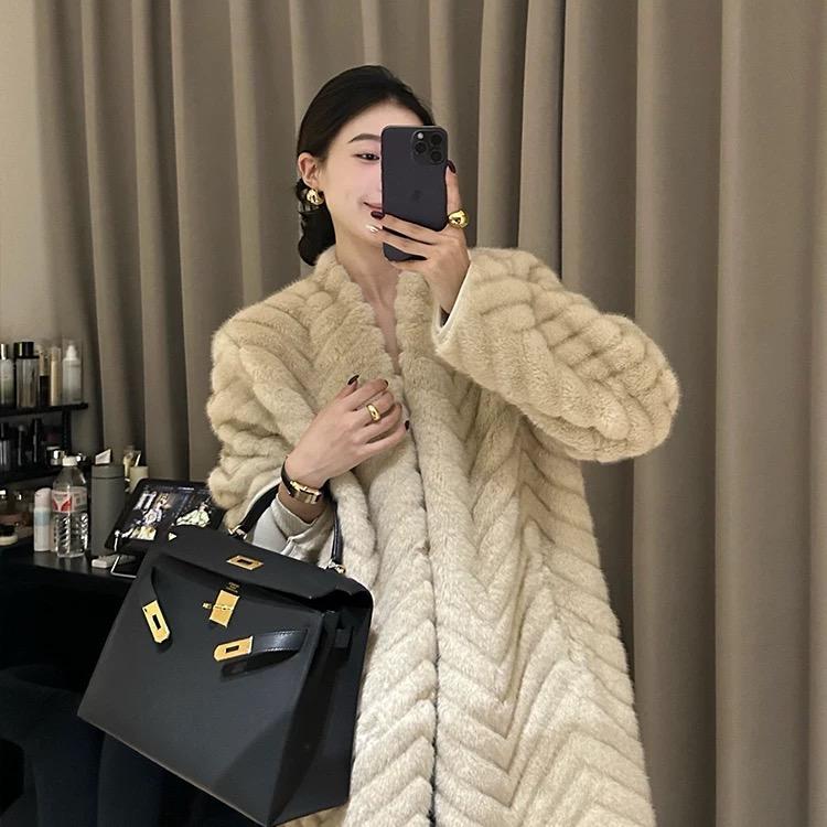 遇见《轻奢定制女装》
