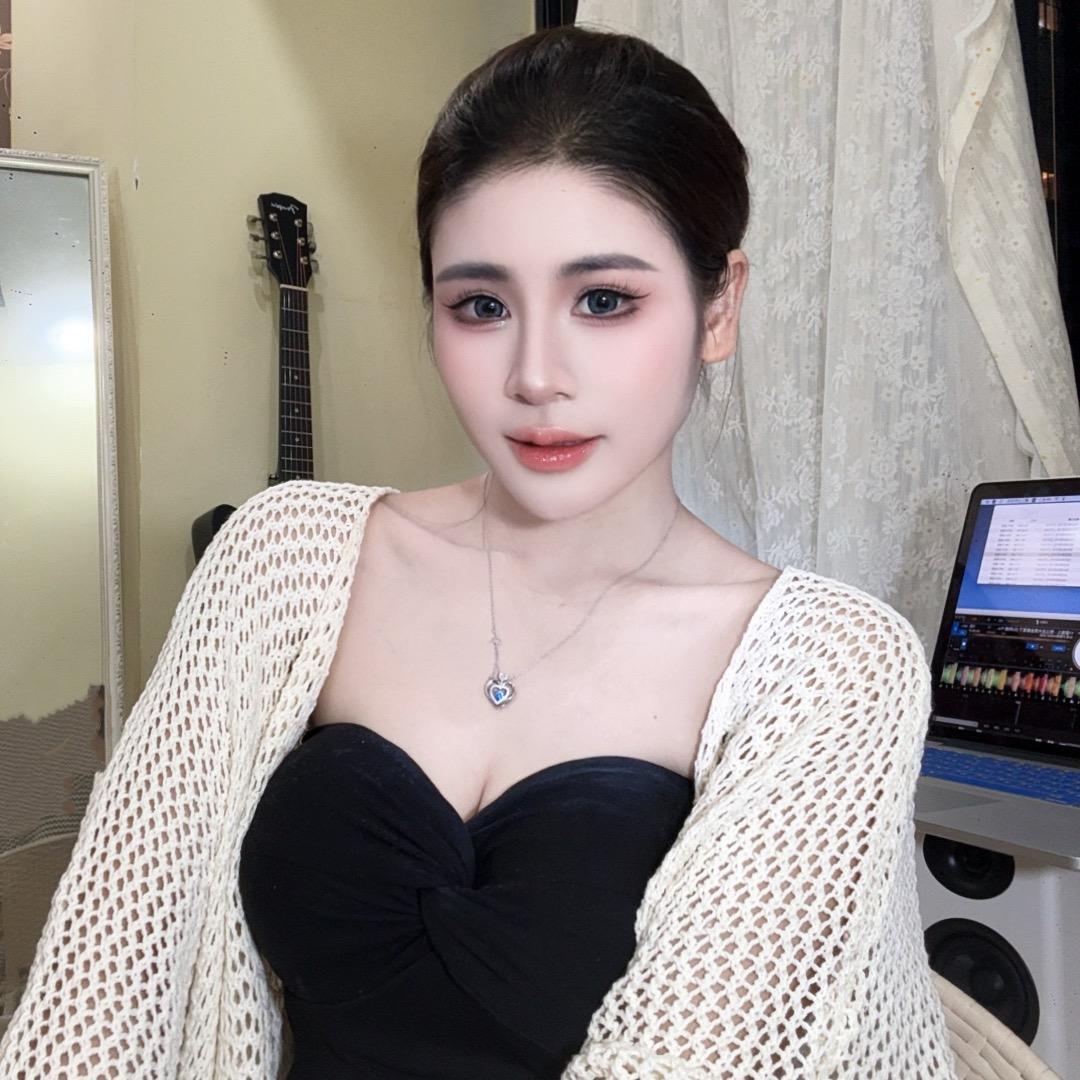 冰冰.