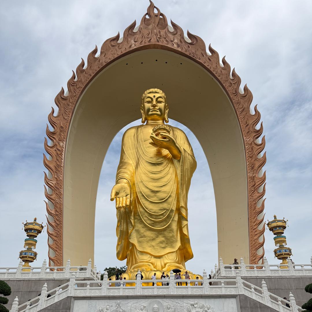 凌墨