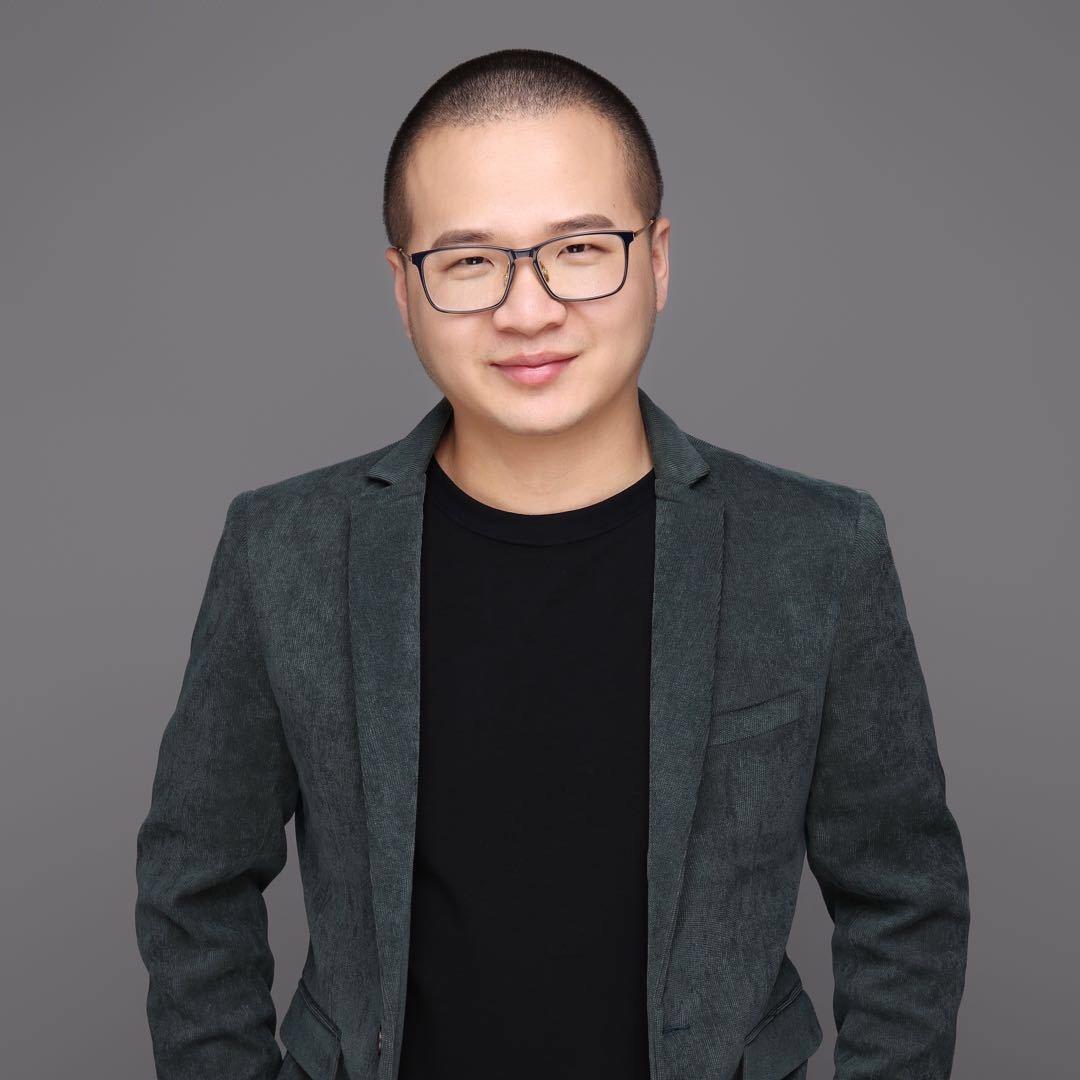 小梅村长在路上