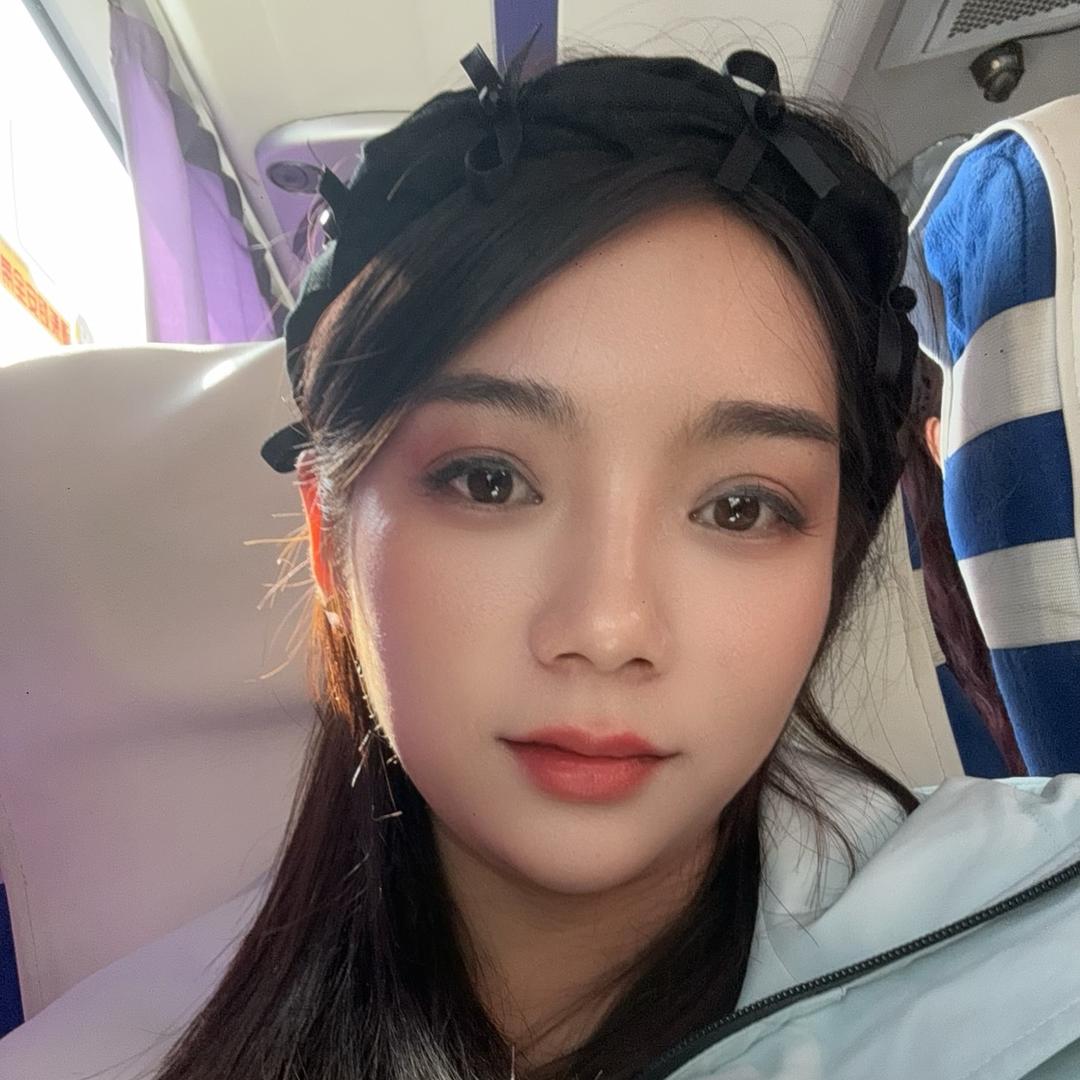 素颜出门的菇凉