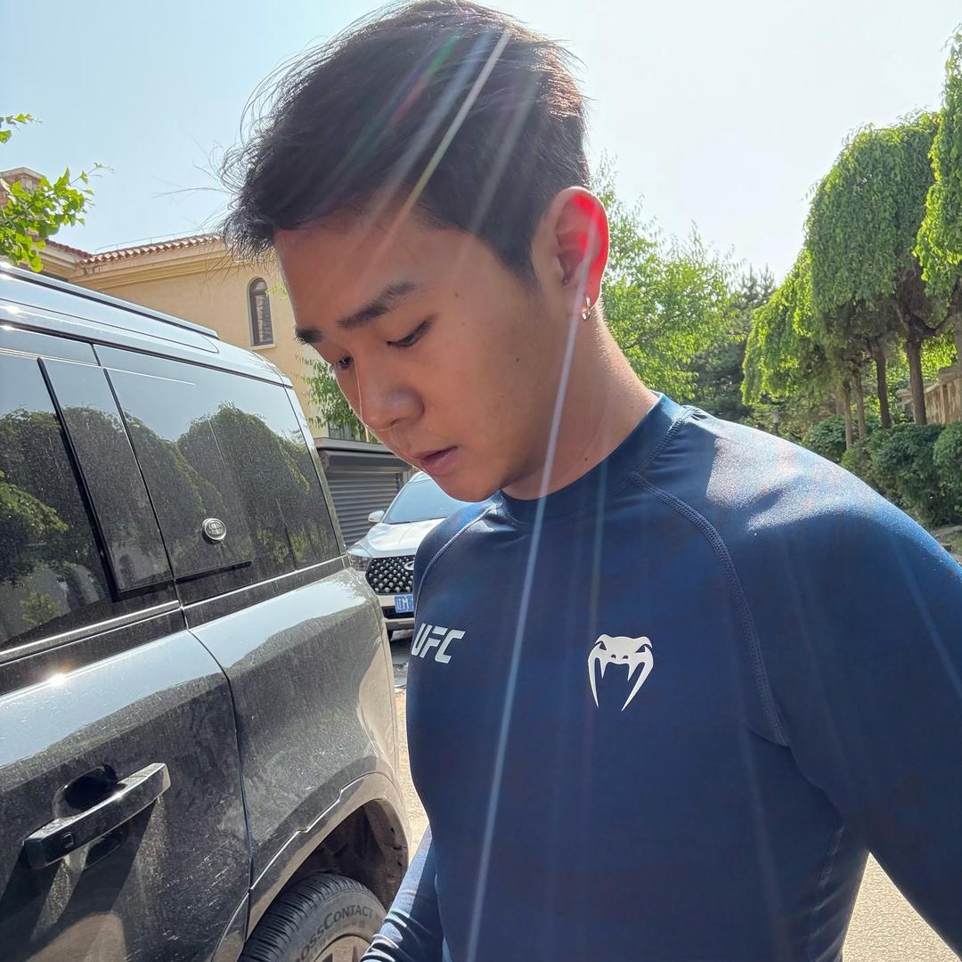 男二.