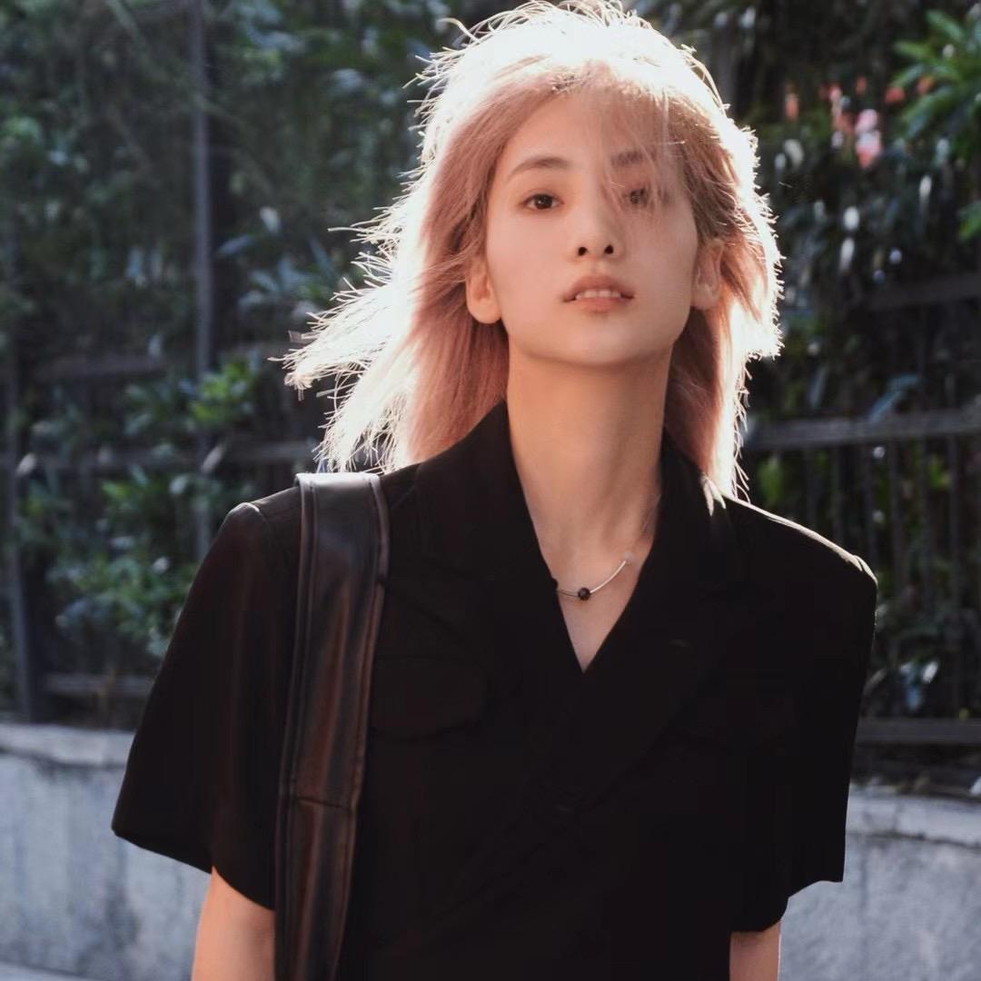 江 聃.