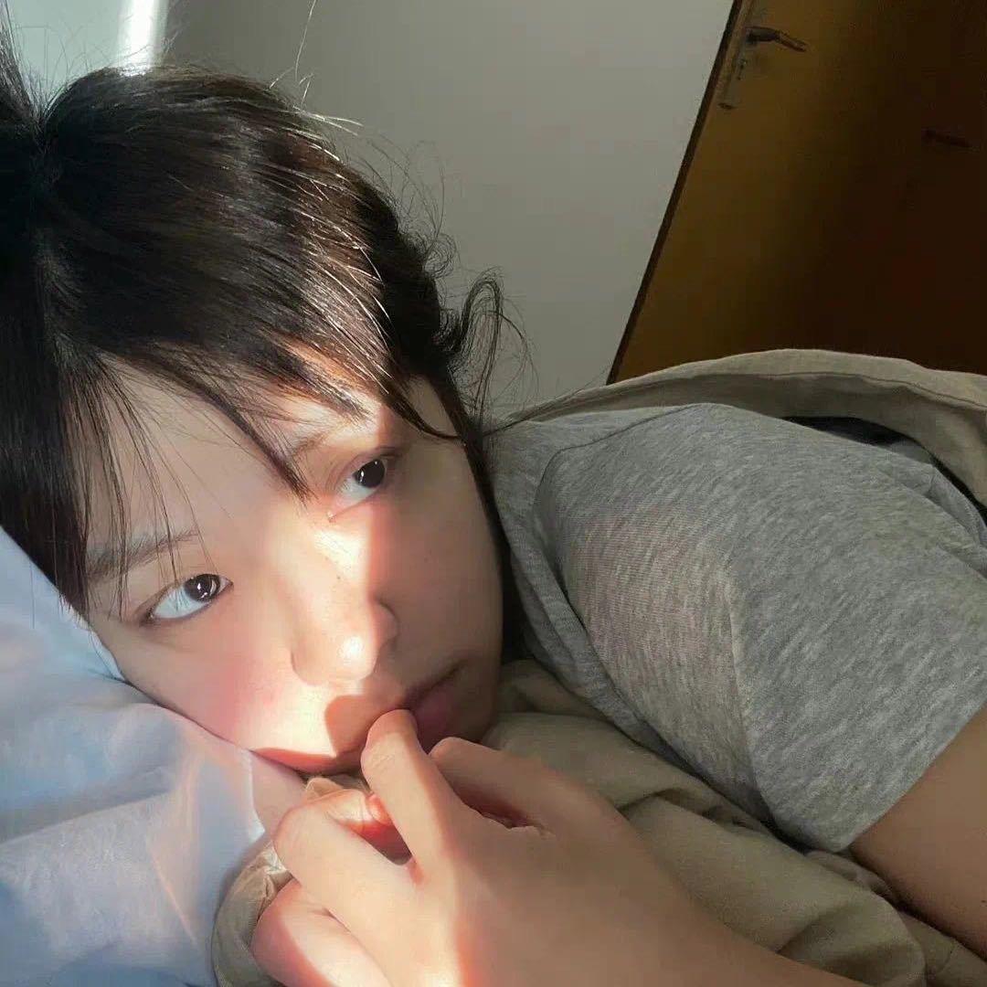 深情的小美^