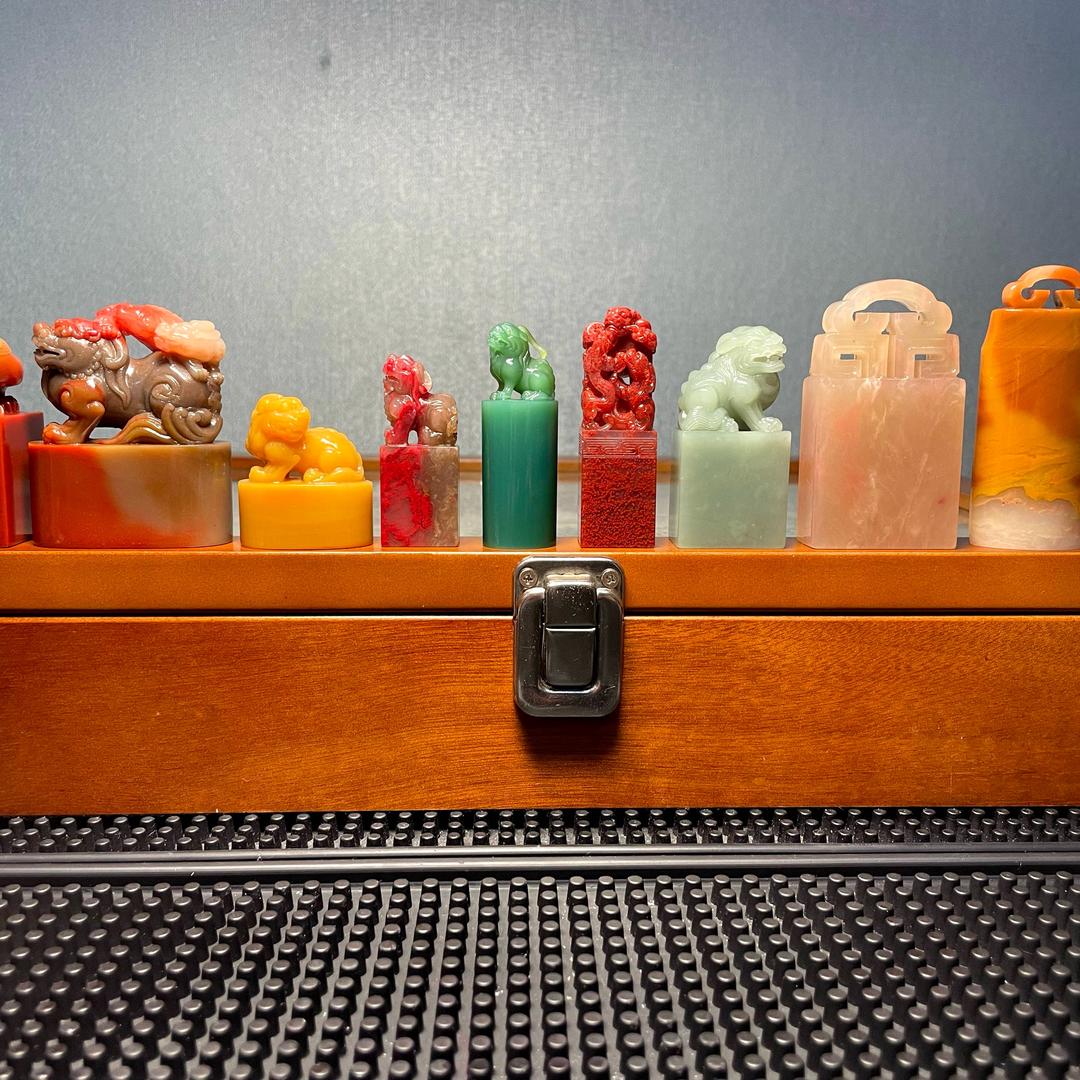 娜娜 画画 石头☘️