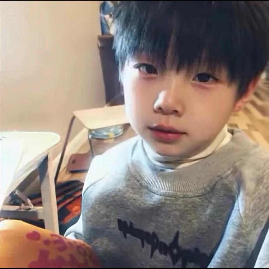 人懒嘴还脏长得死丑还没钱.