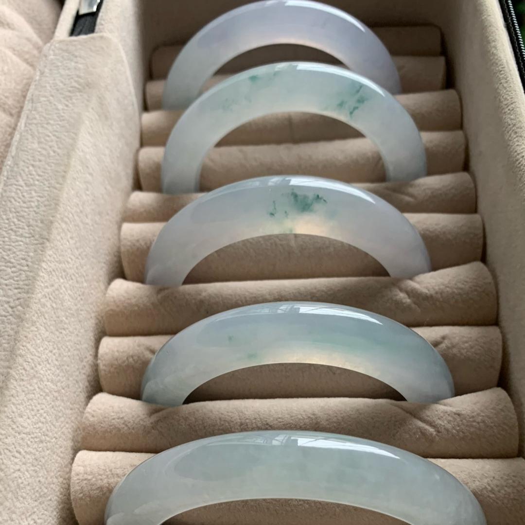 燕子—(平洲玉器街自有档口)