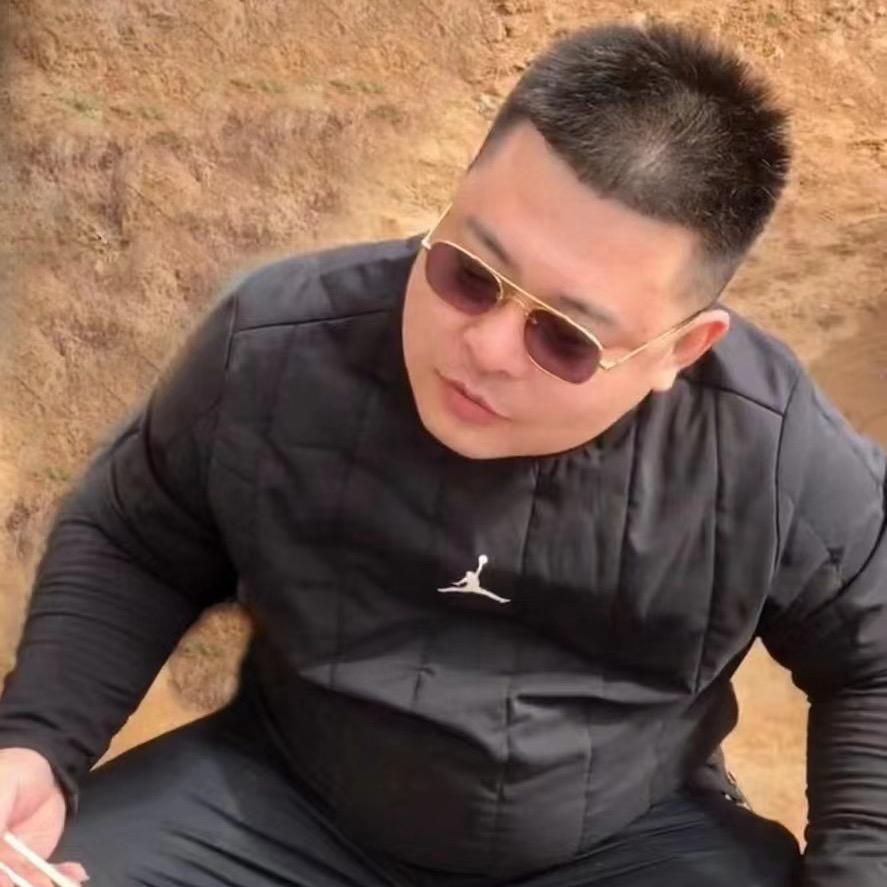 再见少年拉满弓