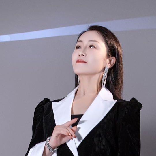 杨杨形体旗袍美学老师