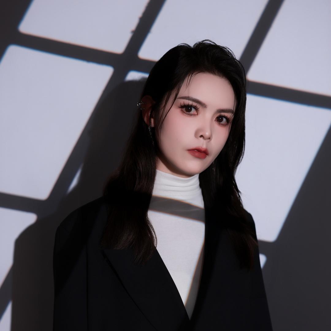 陆良化妆师～丁丁