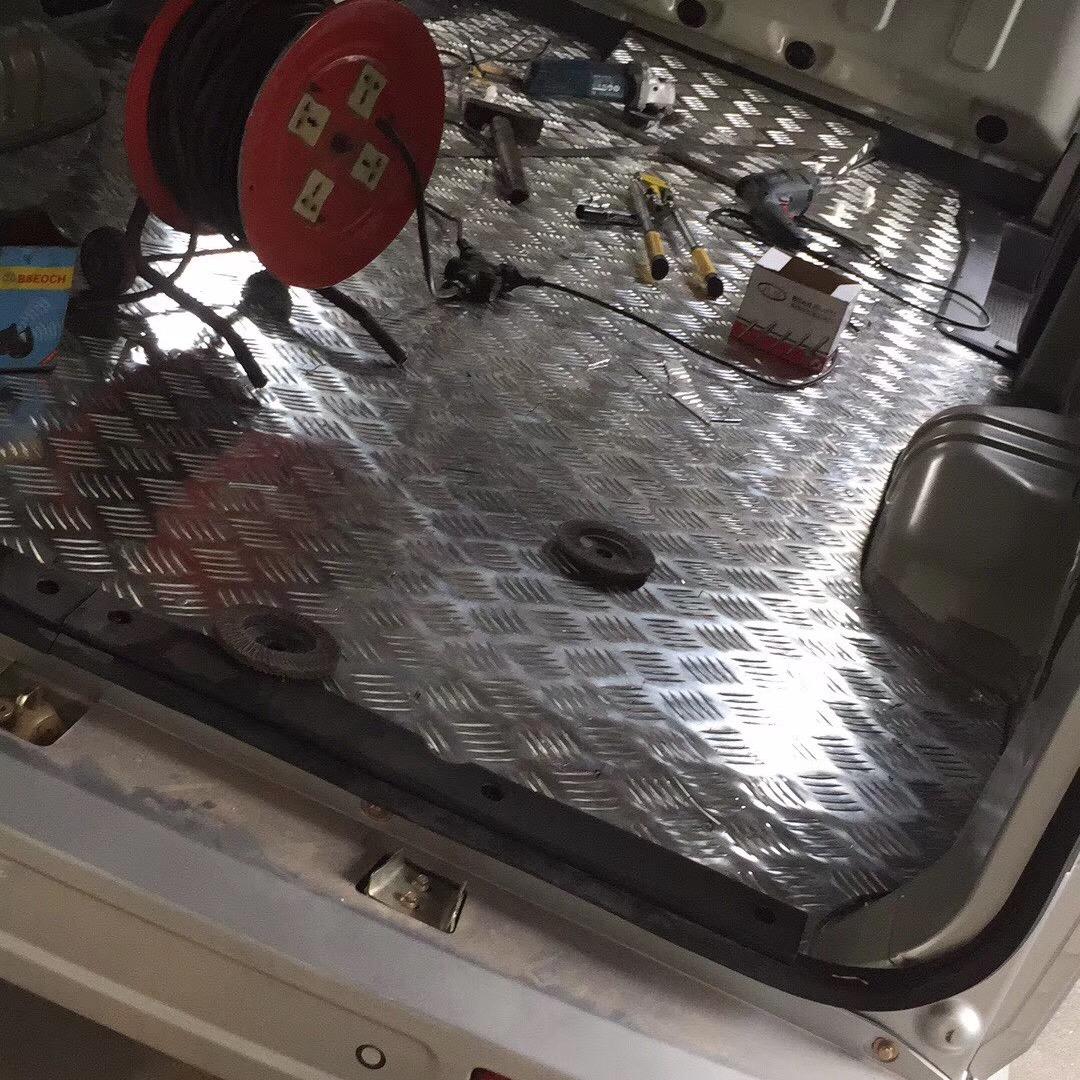 东莞市面包车铝地板不绣钢车厢铝板座椅改装