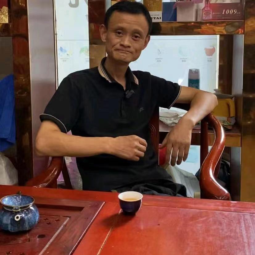 半个衣橱服饰店