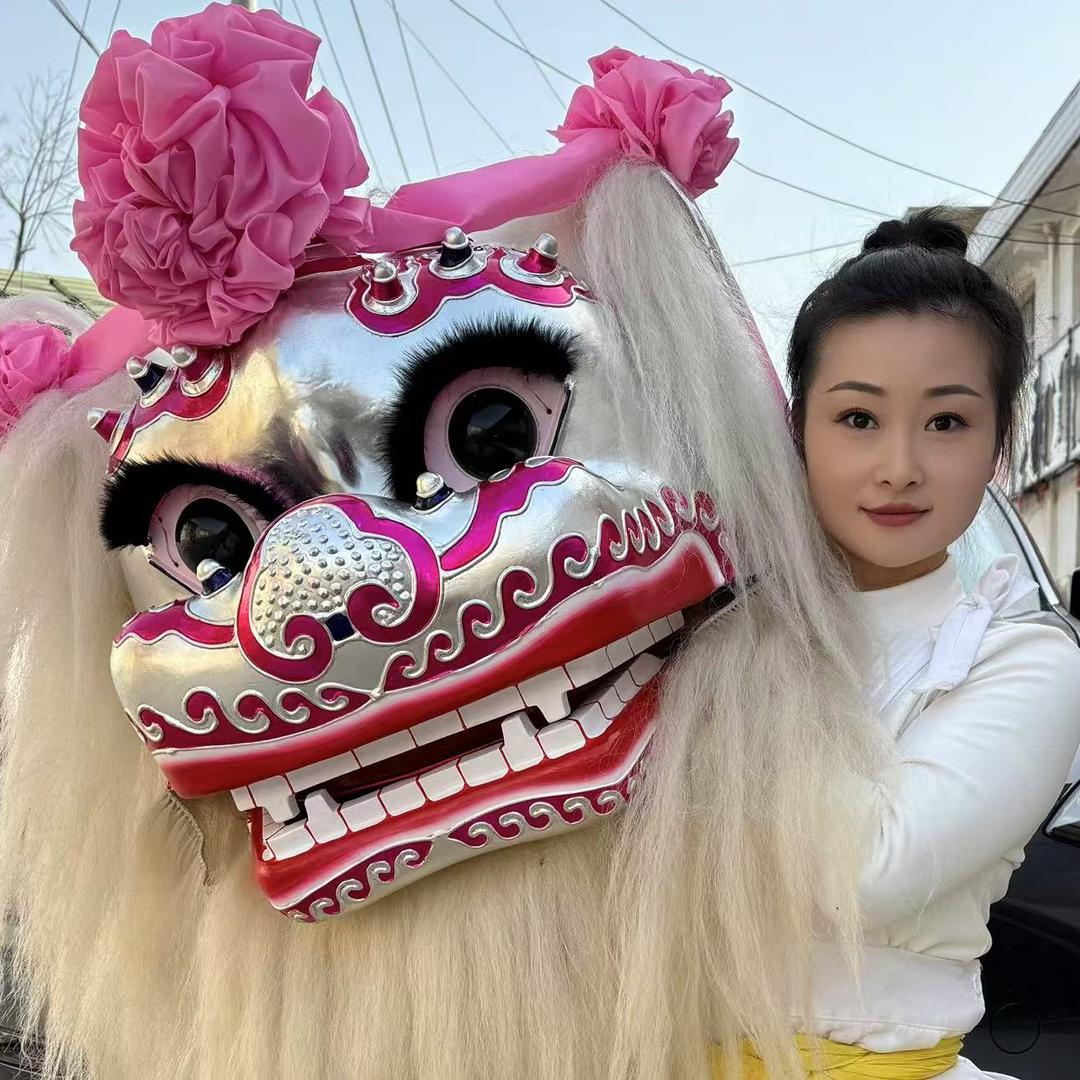 网红小白狮《丑妮》全国接单