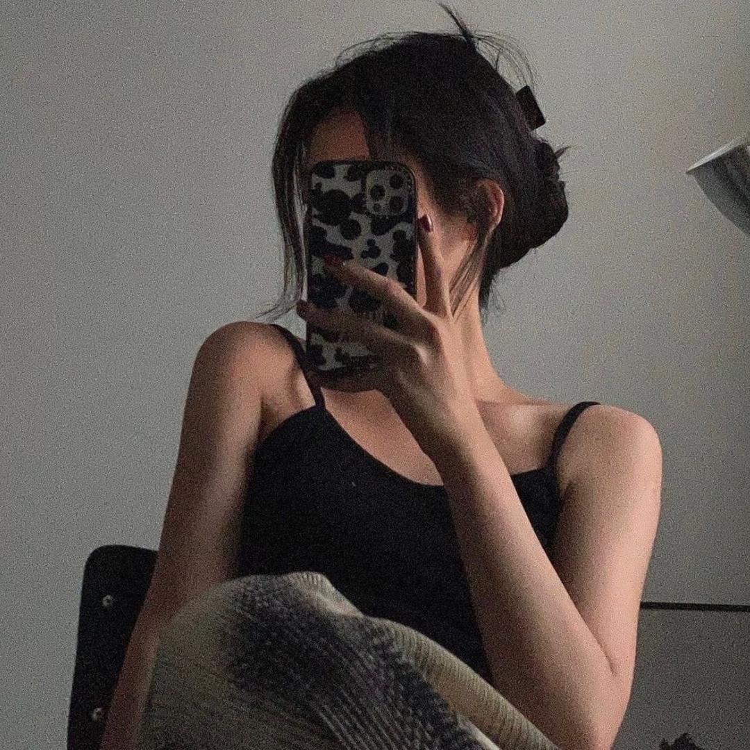 月亮不说话🎀