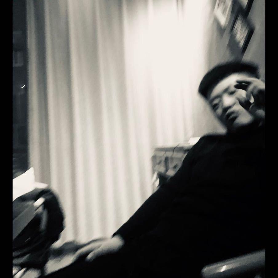 对面那片海；