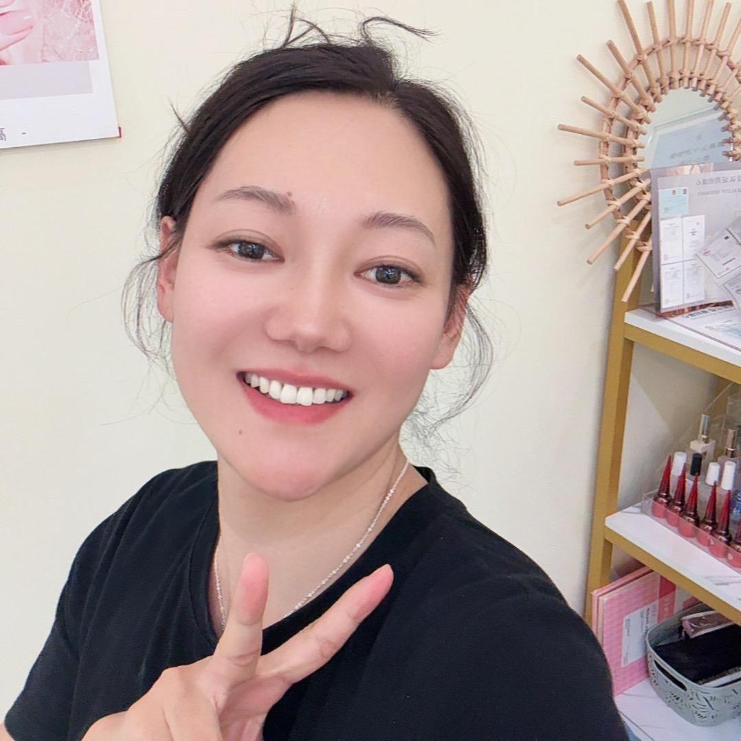 慧莹是美甲师呀