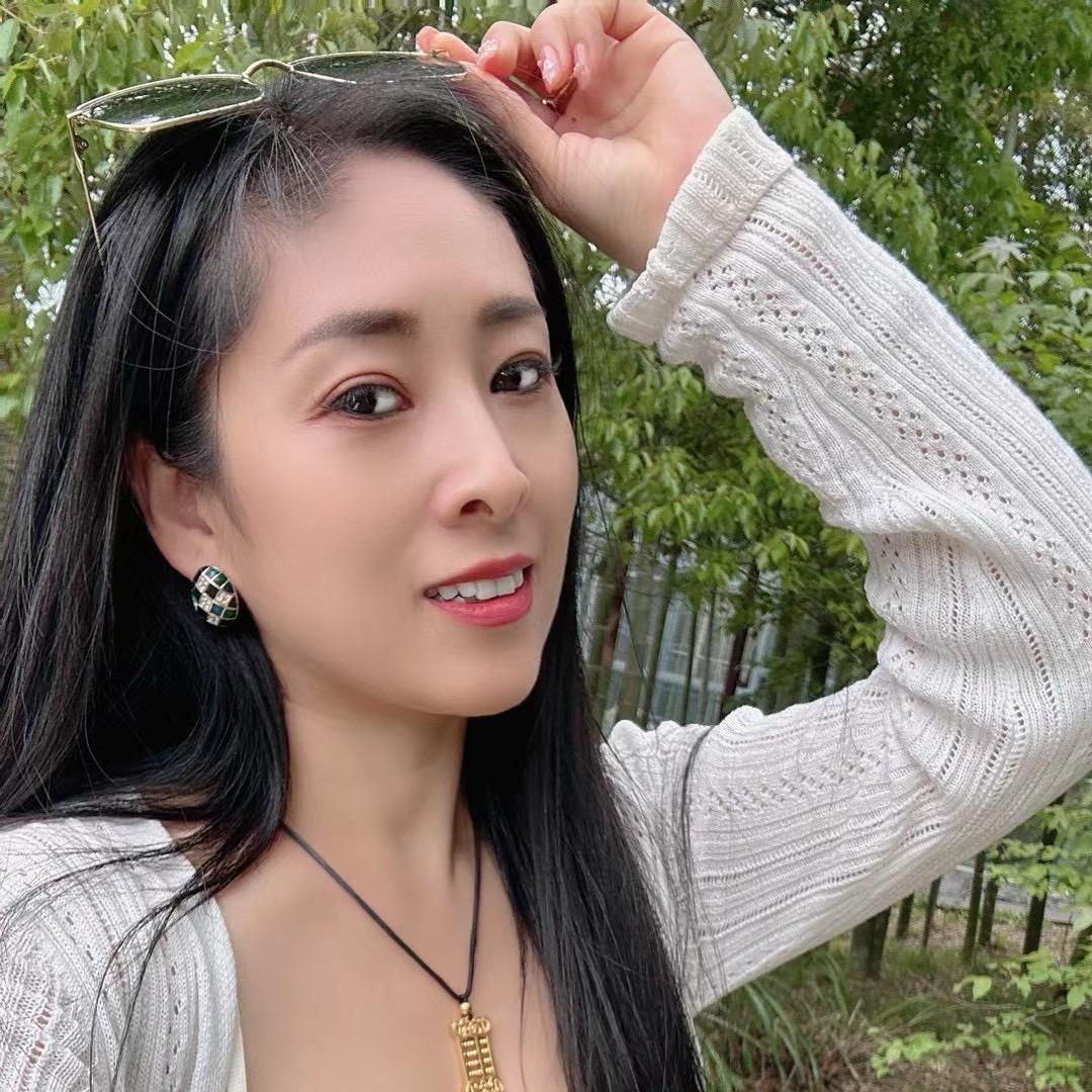 晶晶二手车批发