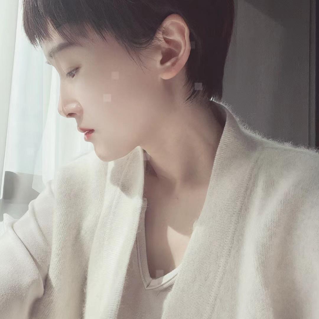 伊川何研美瓷砖