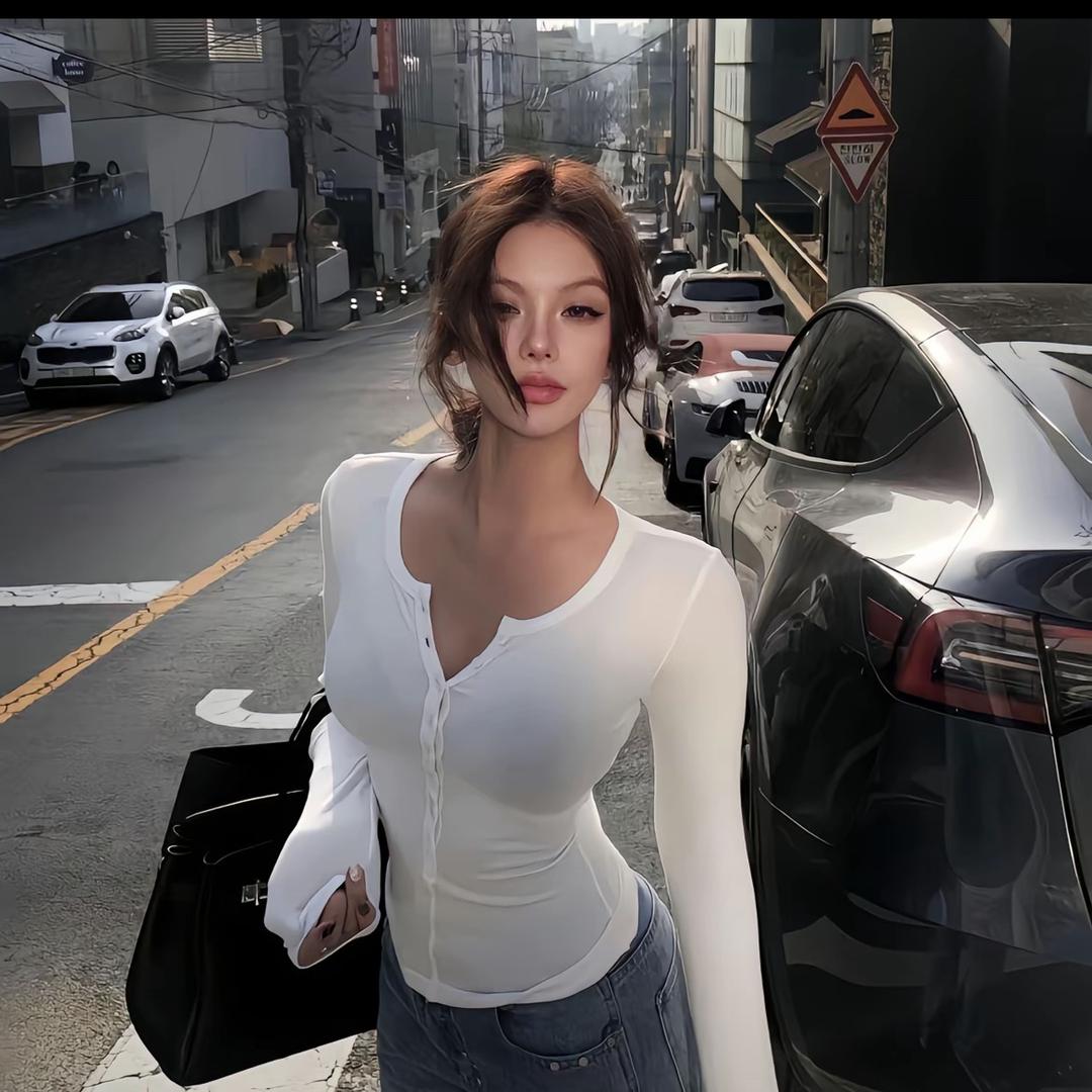 没有下颚线的女人（发财版）