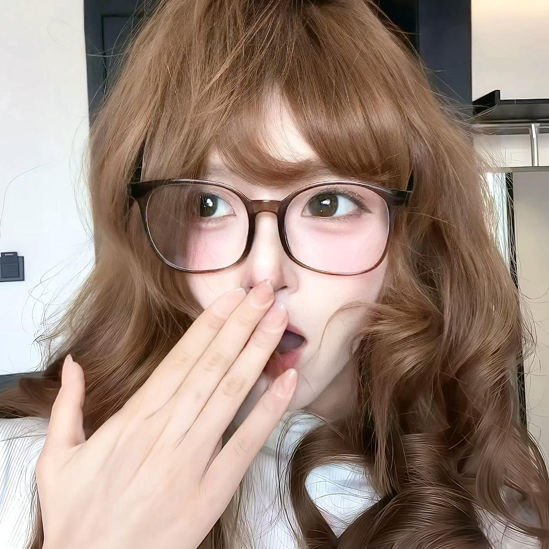 车上有玫瑰花y