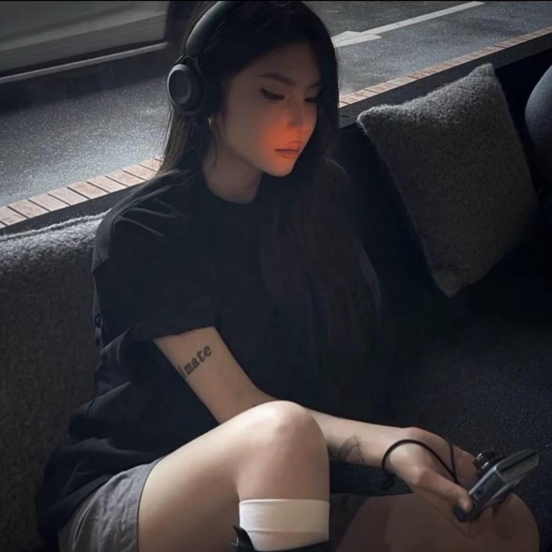 丽丽.