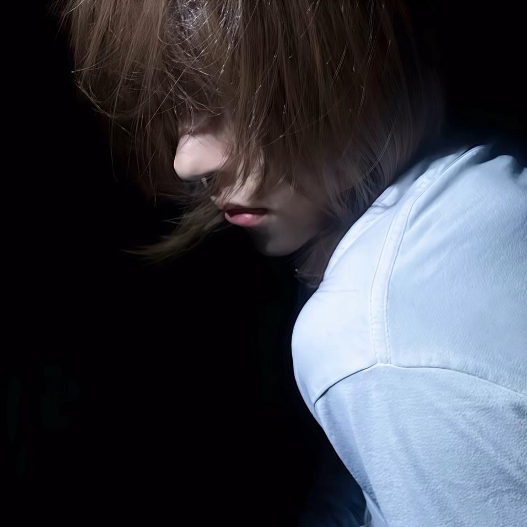 夜的第一片泪