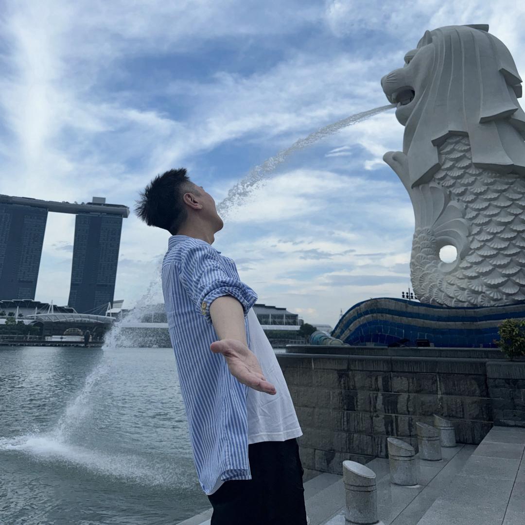 开酒店的冯Sir青岛海边五四广场店招学徒