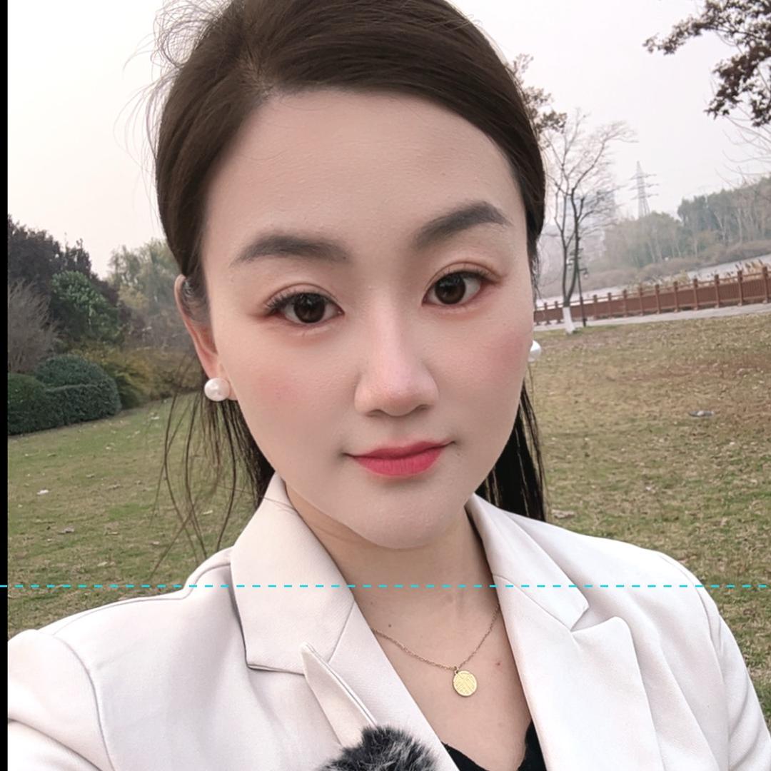 一名90后婚礼主持人