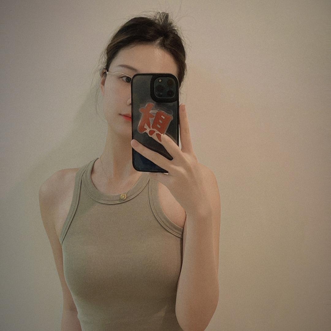 我会疯长许多许多头发