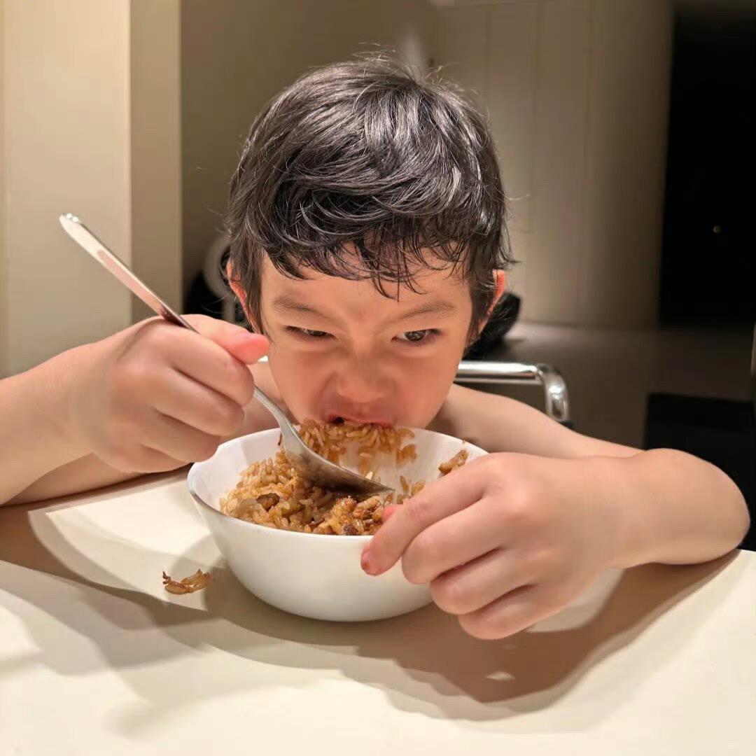 饿了不吃饭_