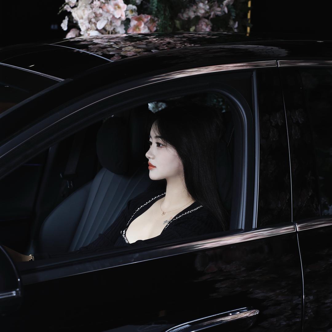 凝      香