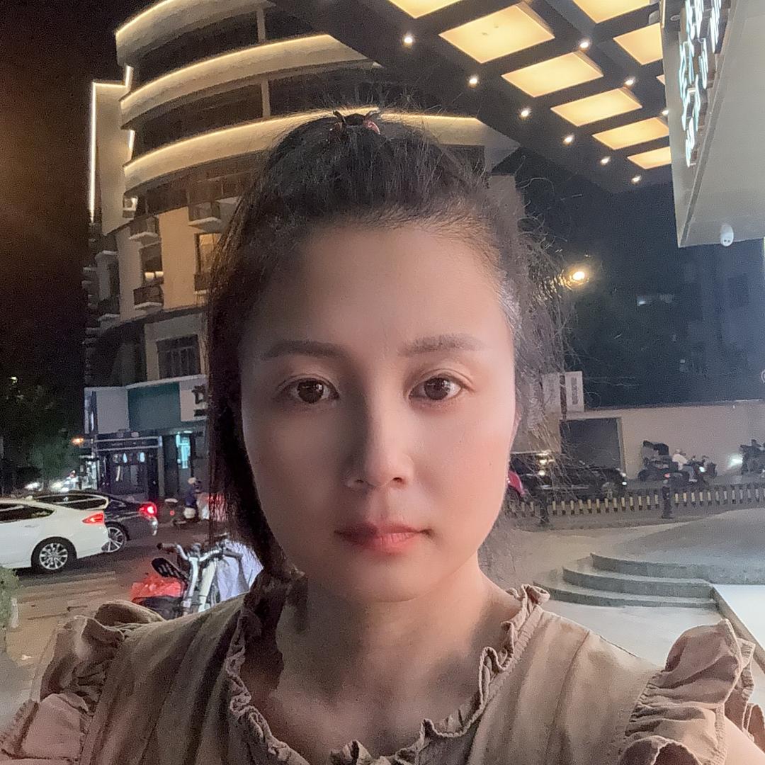 笑莹莹