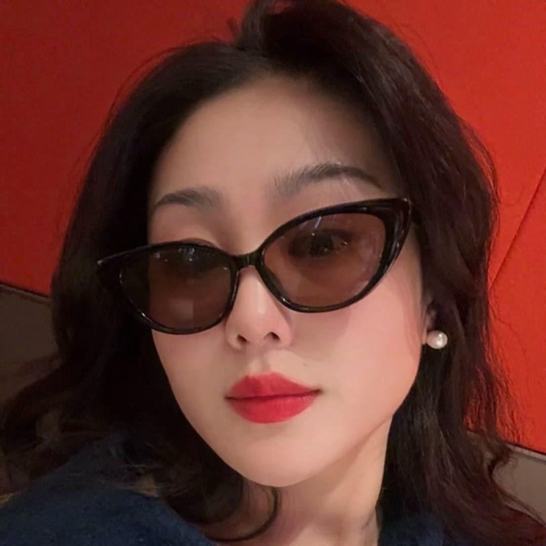 鲍女士