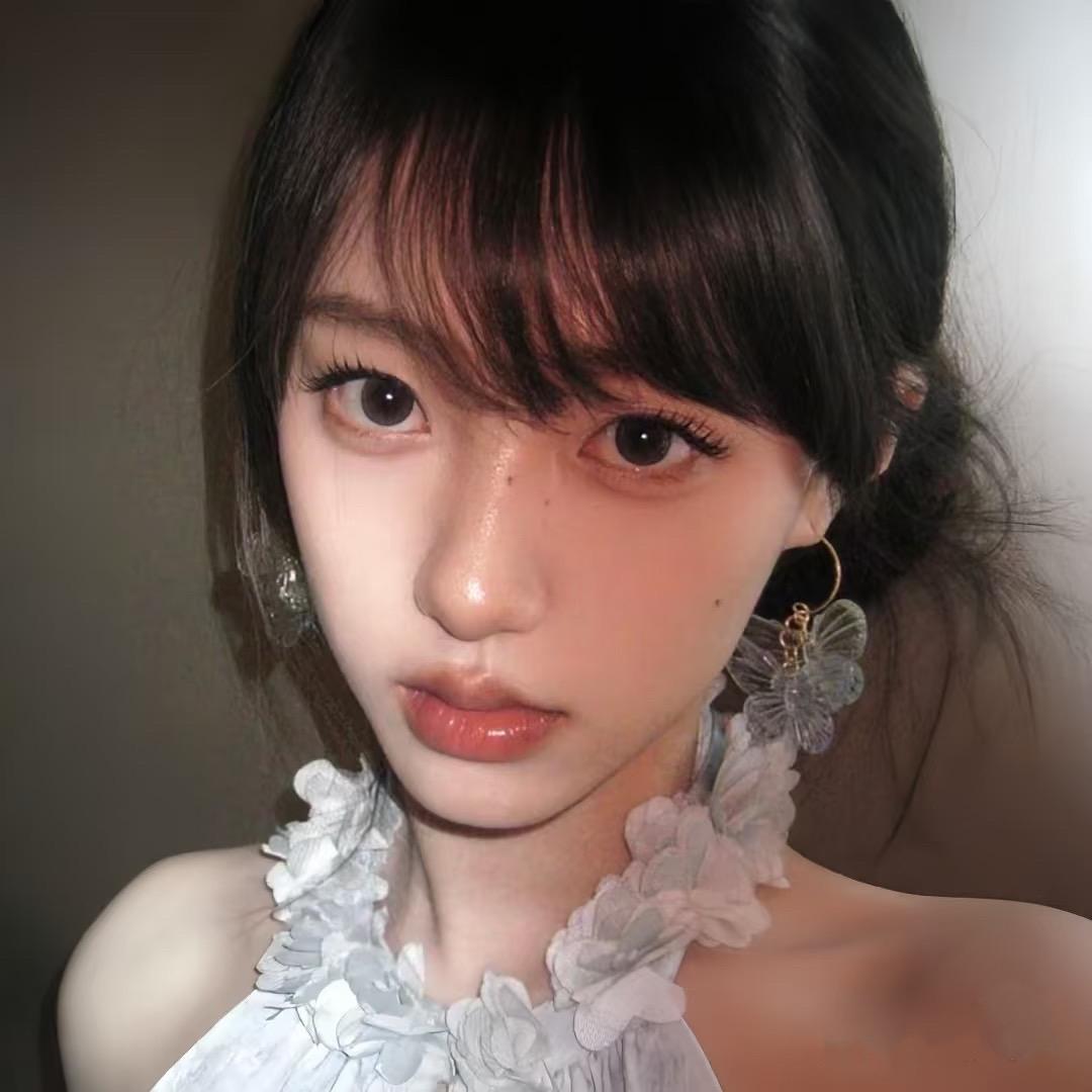 娜娜米.