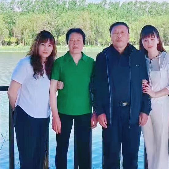 苹果味儿的醒目头像