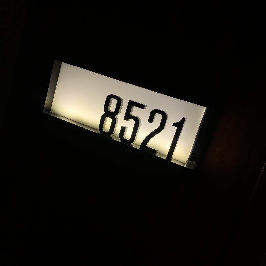 8521