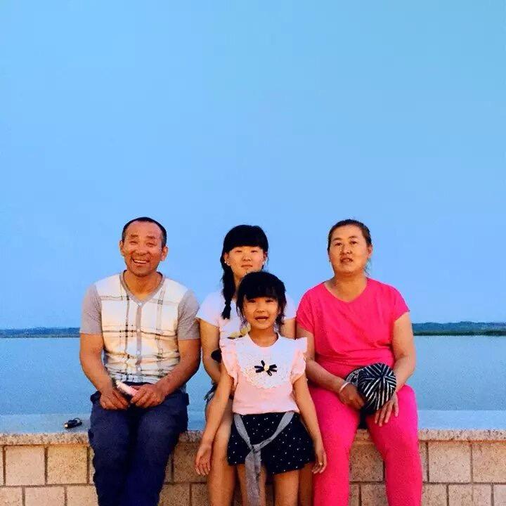 相亲相爱一家人生活会馆