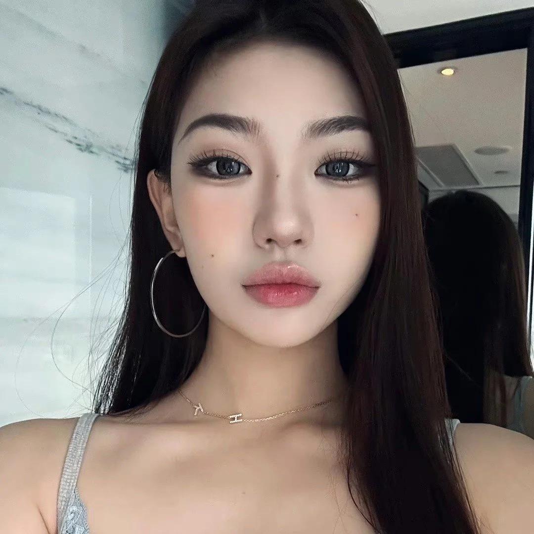 李冉倩_Liliana