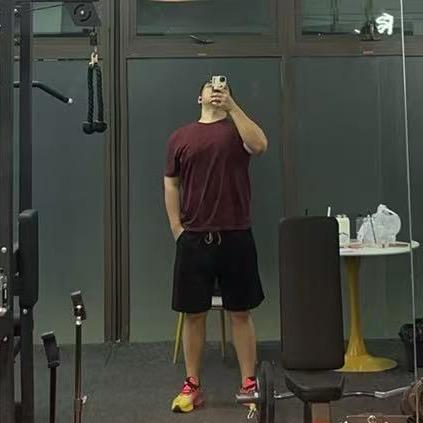 请你安静些吧