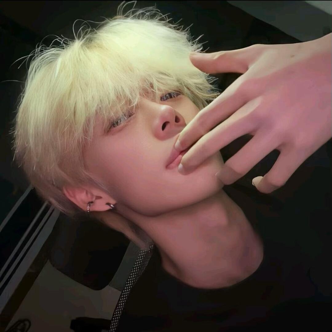 S.伊川✨小菡大王👑