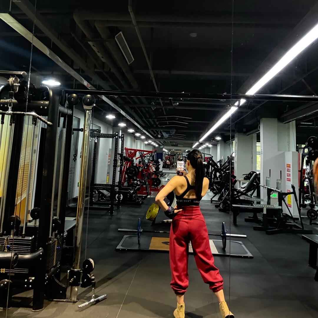 伊公主（张扬姐姐）